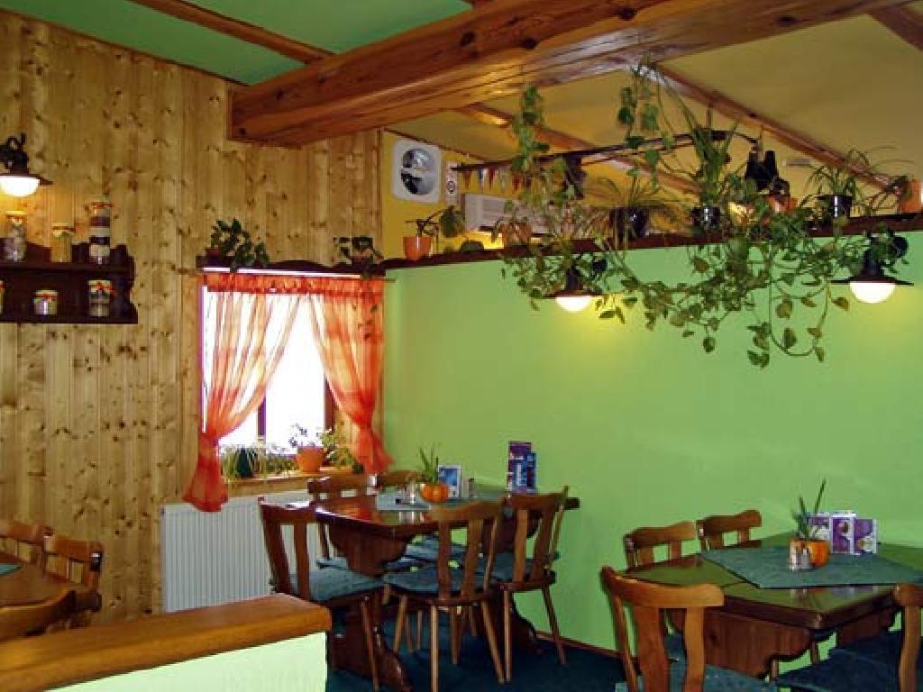 Restaurace A Penzion U Vladaru Mikulasovice Экстерьер фото